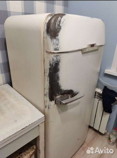 Холодильник раритет ЗИЛ, работает