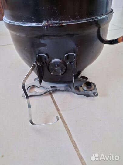 Компрессор для холодильника Kuppersbusch. Бу