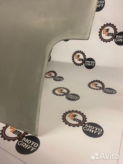 Стеклопластиковая крышка багажника нива