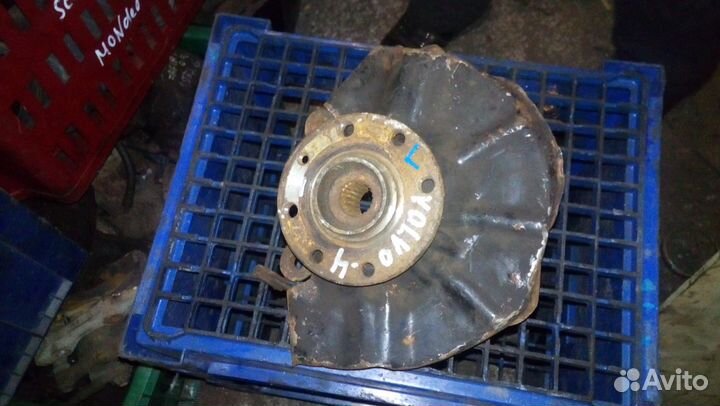 Кулак поворотный передний Volvo 440;460