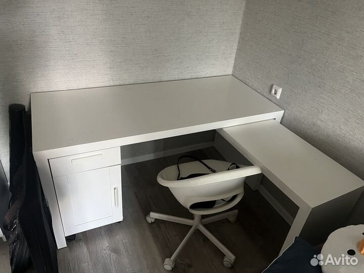 Письменный стол IKEA мальм malm