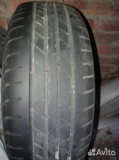 Goodyear EfficientGrip 205/60 R16