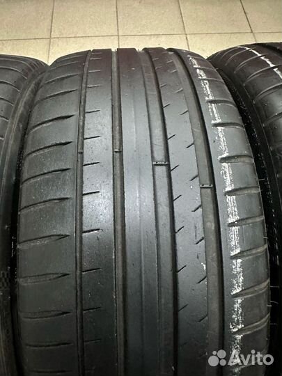 Michelin Pilot Sport 4 225/40 R18 92Y