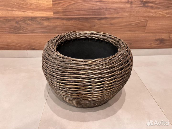 Кашпо из ротанга