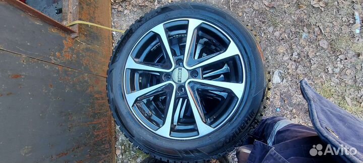 Hankook Winter I'Pike 195/55 R16