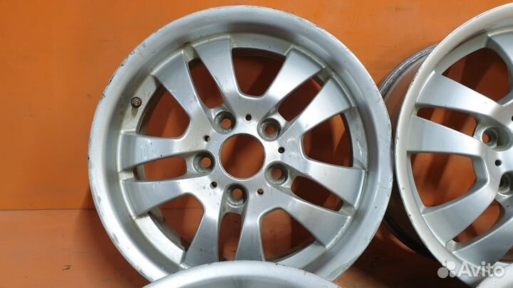 Есть сварка. 4 диска - диаметр 16 PCD 5х120 BMW