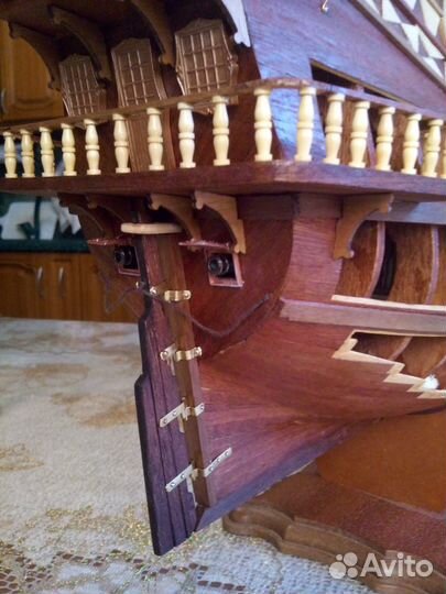 Модель парусника xvii века. Галеон 