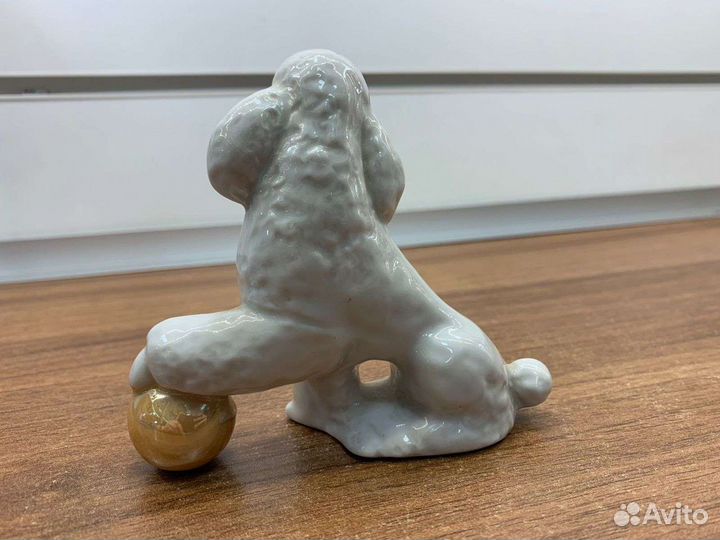 Статуэтка Дулево «Пудель с мячом» Дулево