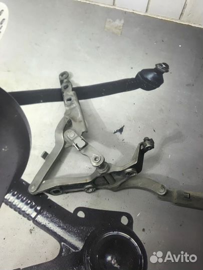 Петля капота Mercedes-Benz S-Class W221