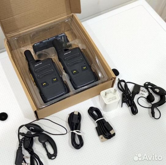 Рация радиостанция с гарнитурой и наушником