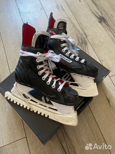 Коньки хоккейные
