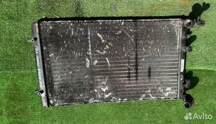 Радиатор (основной) Volkswagen Bora 2001