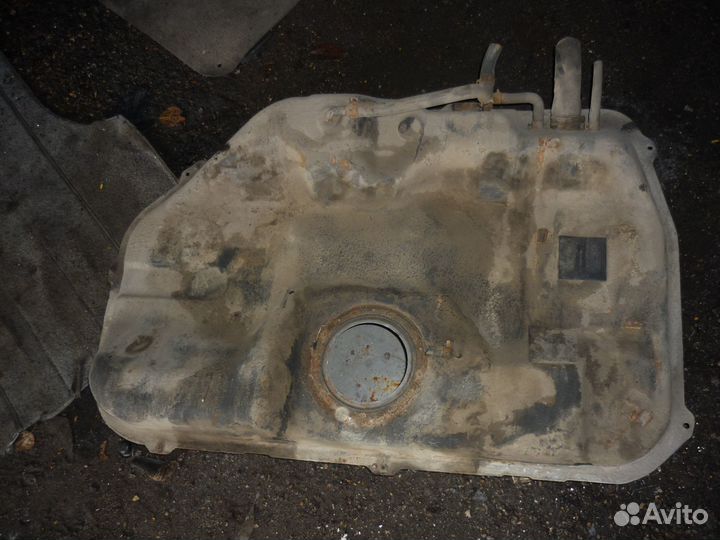 Топливный бак Хундай Элантра 3 XD