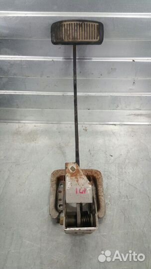 Педаль тормоза Hyundai Trajet FO G4GC 1999-2008