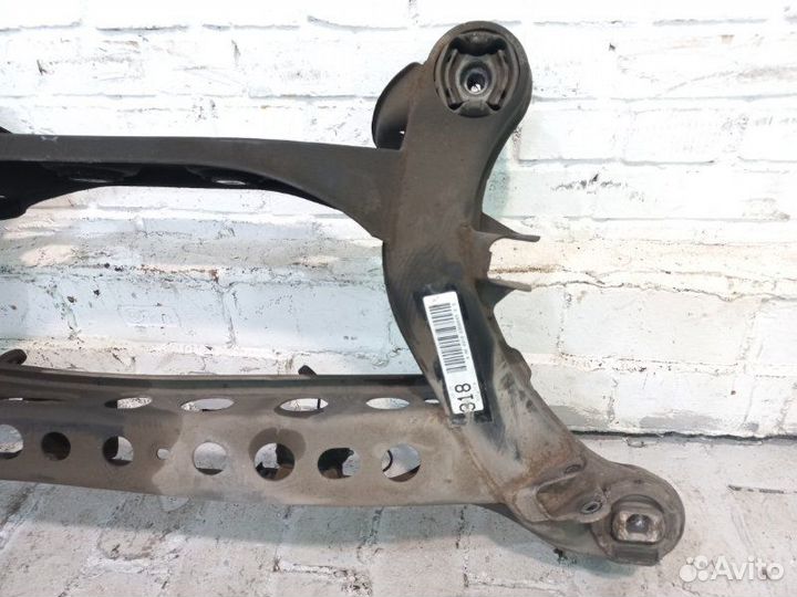 Задний подрамник задний Mercedes E320 S210 112.941