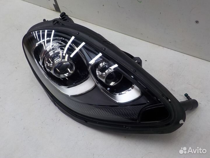 Фара правая Porsche Macan