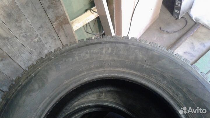 Pirelli Formula Ice 235/65 R17 108T