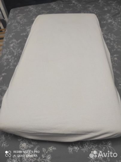 Детская кроватка с маятником и ящиком и всё к ней