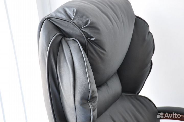 Офисное кресло 