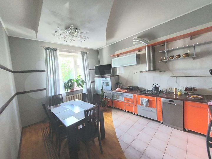 3-к. квартира, 99 м², 1/3 эт.