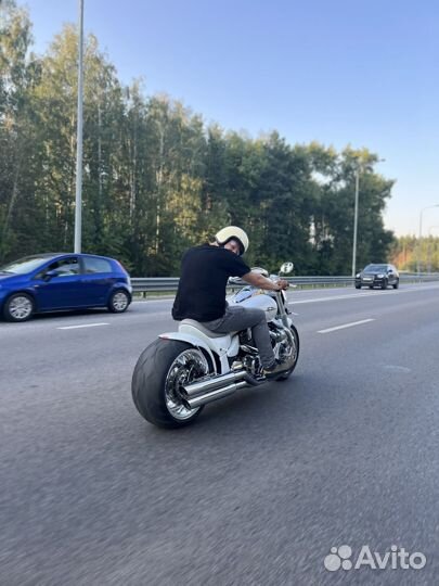Suzuki boulevard m109r