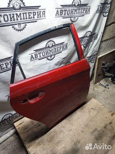 Дверь Toyota Prius 30 2010 1.8