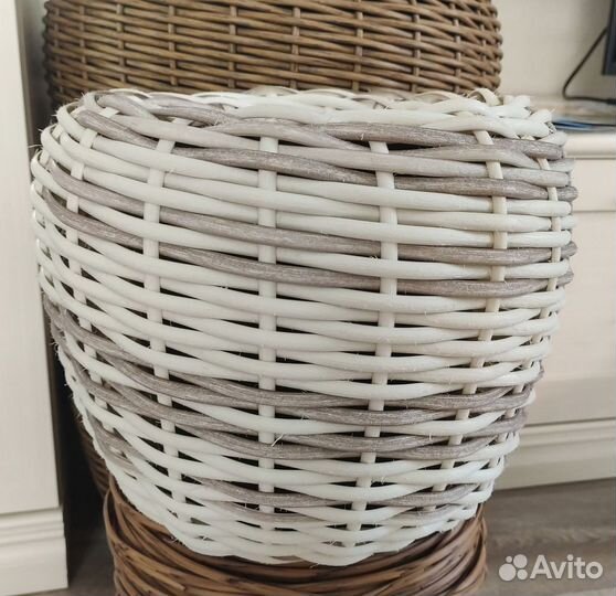 Кашпо из искусственного ротанга