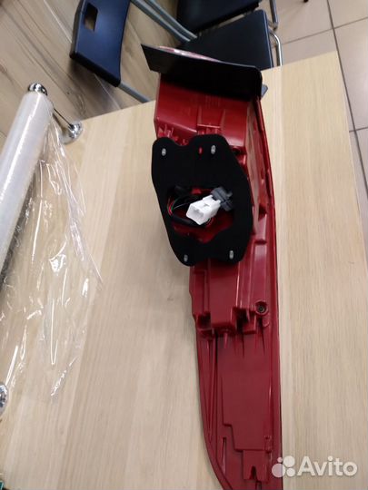 Фонарь задний наружный седан