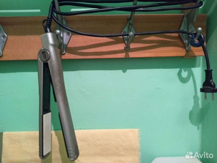 Утюжок, выпрямитель для волос