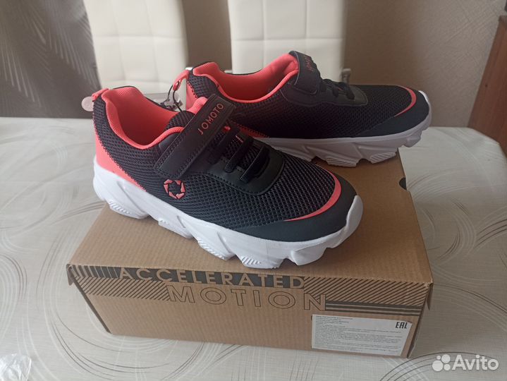 Кроссовки детские