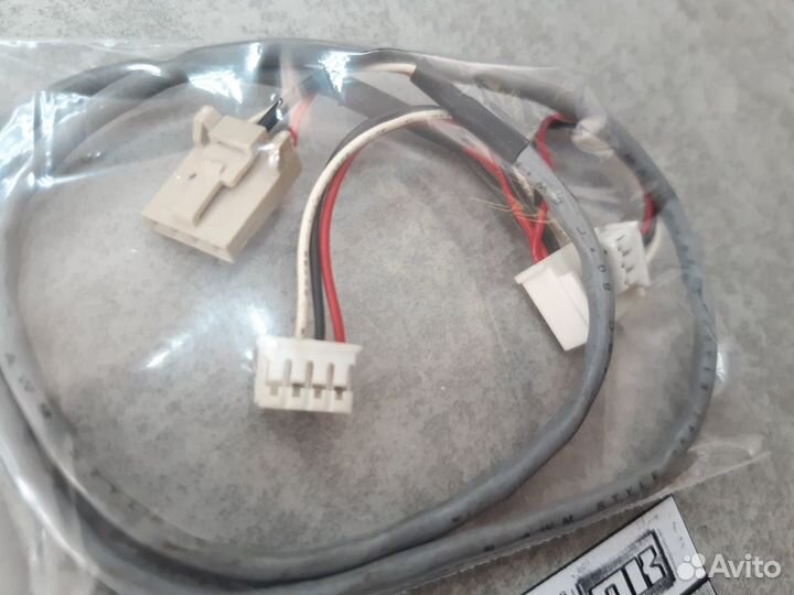 Кабель питающий 4pin мама+1x3pin мама+1x4pin мама