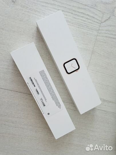 Коробка от apple watch 4 40 mm gold