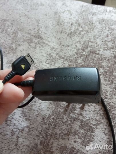 Зарядное устройство