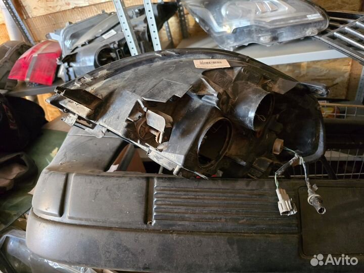 Фара галогеновая правая Nissan Teana, J31