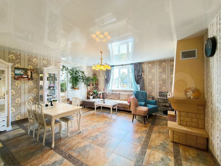 Дом 450 м² на участке 11 сот.