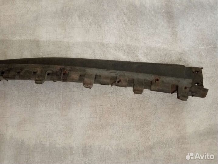 Юбка переднего бампера Фольксваген Пассат Б3 90г