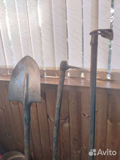 Лопаты, грабли, тяпки