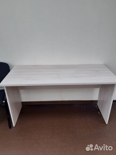 Продам офисную мебель и оргтехнику