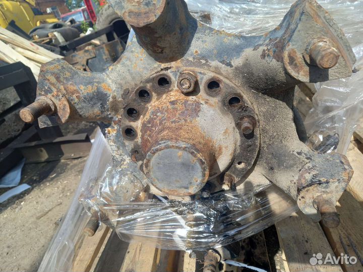 Крышка задней и средней полуоси краз 260,6443