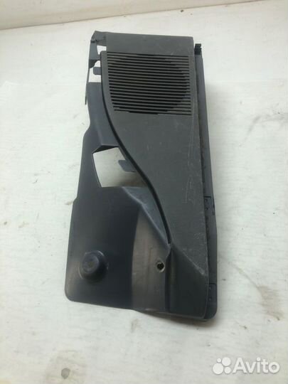 Накладка полки задняя левая Hyundai Elantra3 2001