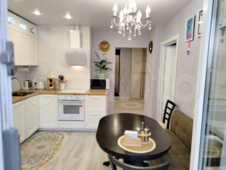 2-к. квартира, 66 м², 1/17 эт.