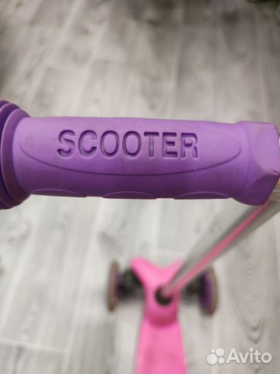 Самокат детский трехколесный со светящимися колес