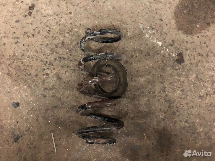 Toyota rav 4 пружина задняя