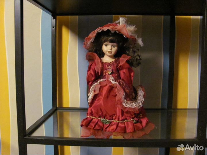 Кукла фарфоровая 30см