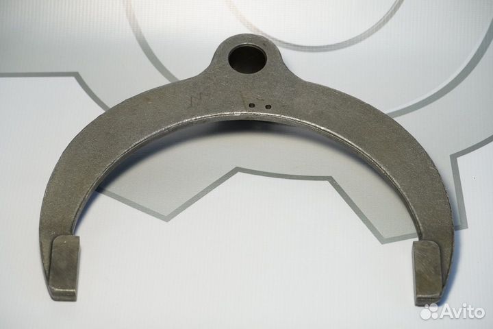 Вилка переключения II и III