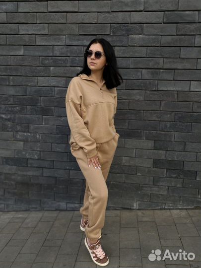 Спортивный костюм женский