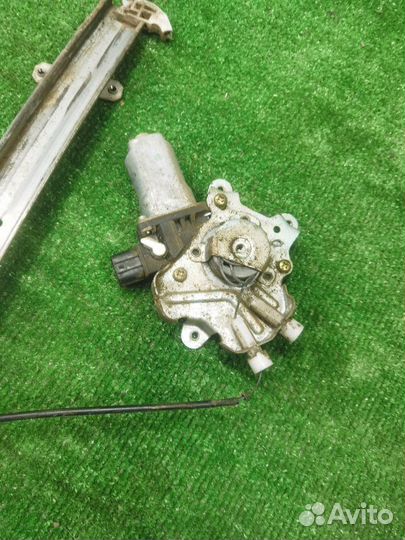 Мотор стеклоподъемника передний левый Mitsubishi