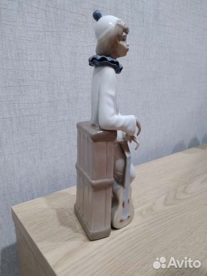 Фарфоровые статуэтки