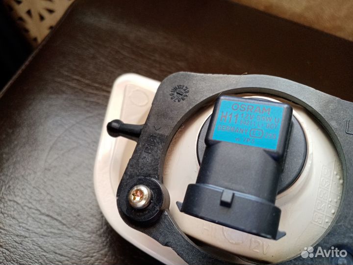 Противотуманная фара ford focus (оригинал)