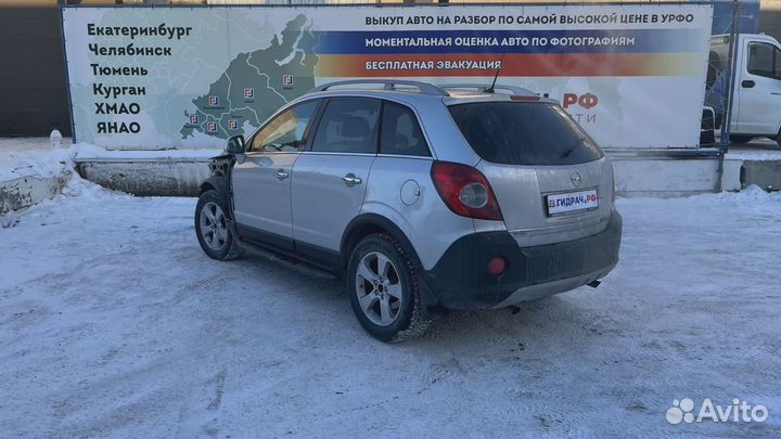 Накладка стекла заднего левого Opel Antara (C105)